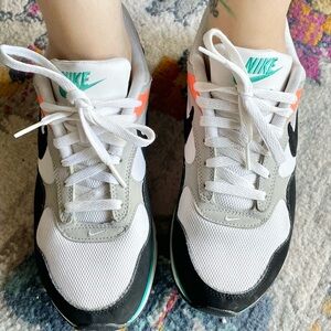 Nike Air Max 200 multicolor trainers 
Women Sneakers Retro Teal Turquoise Coral